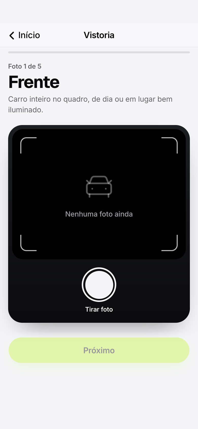Tela da vistoria no app: a foto da frente do carro, a primeira de cinco